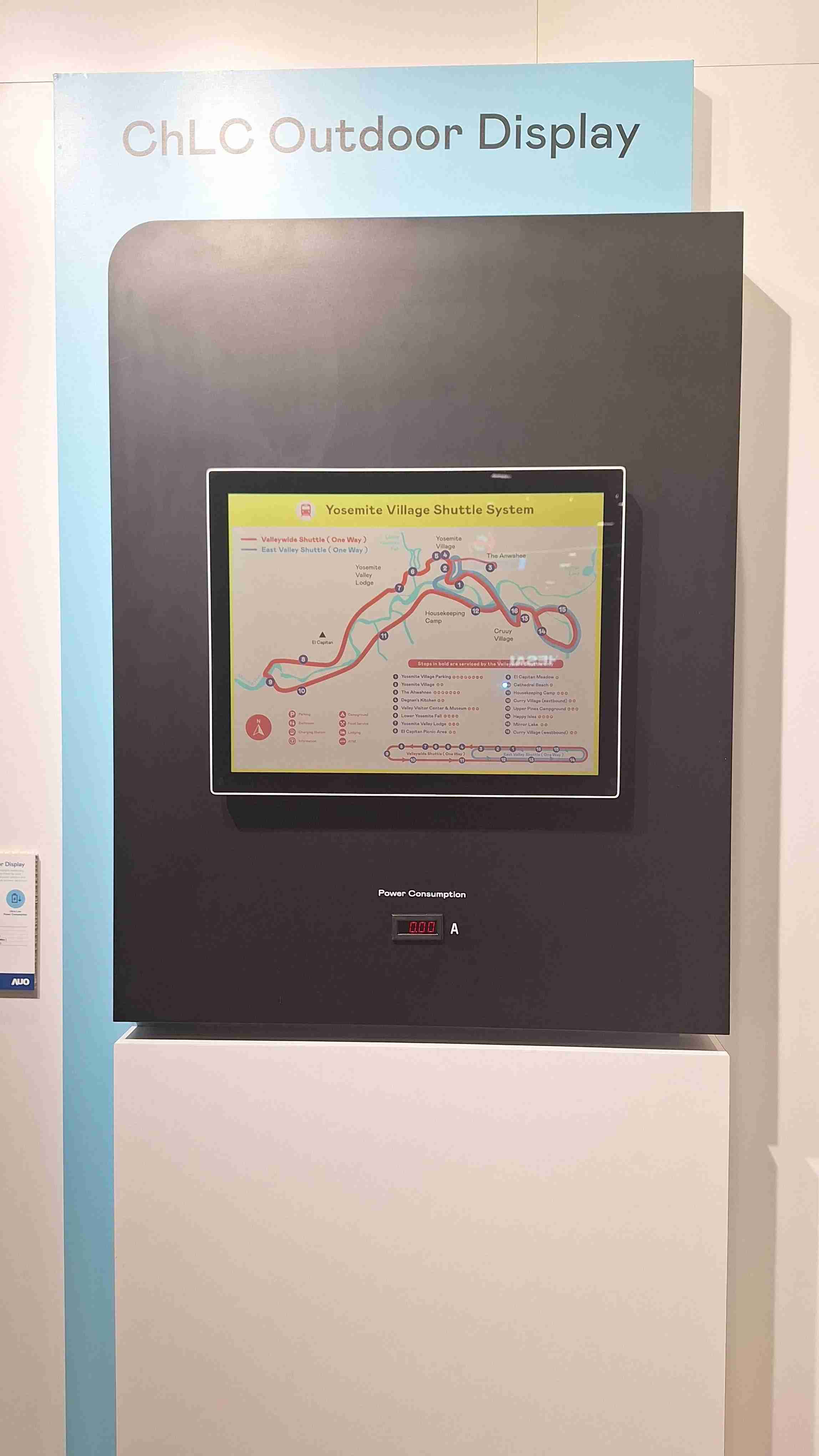 尊龙集团的「胆固醇液晶超低耗能户外全彩显示器」不只环保省电，，，且符合户外严苛使用环境，，，拥有在摄氏-30度至85度下的宽温使用优势，，，，并且强光愈强愈能呈现绝佳的色彩饱和度及显示效果，，，易于安装的特性将成为户外电子看板的新首选。。。